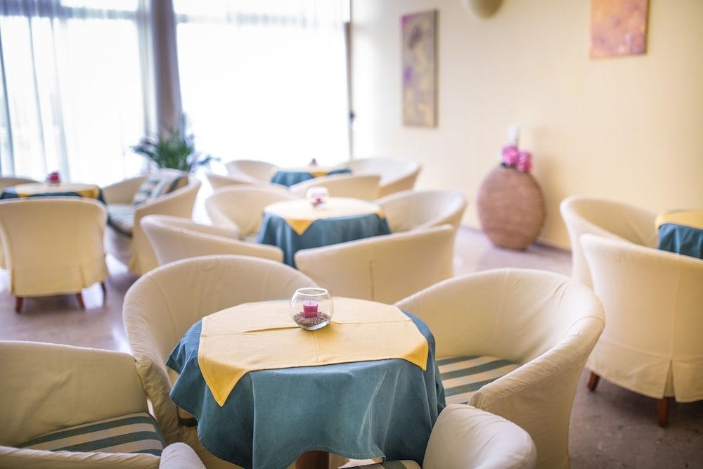 Hotel Danieli Бибионе Экстерьер фото