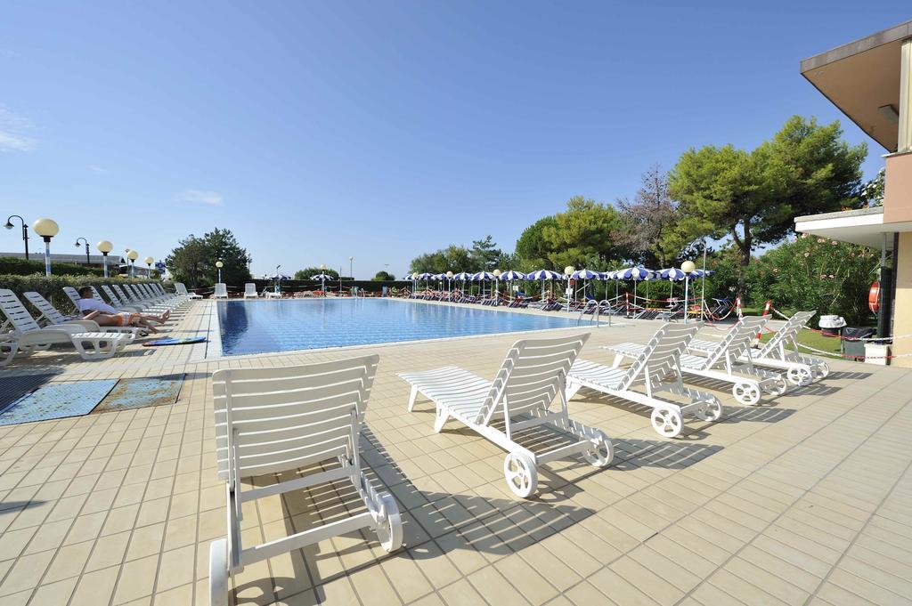 Hotel Danieli Бибионе Экстерьер фото